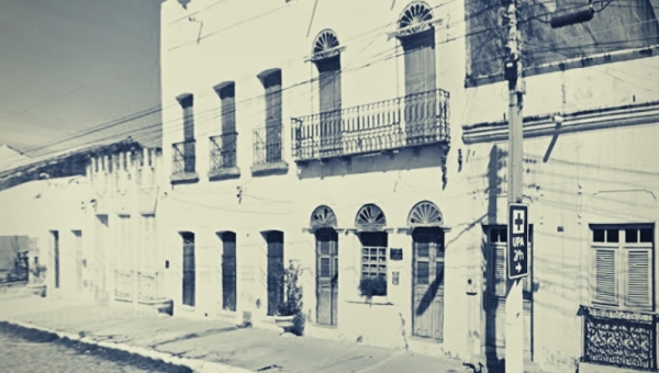 Casa de Monsenhor Bruno e Minimuseu Teatro de Bonecos Francisca Clotilde. Imagem: Google Street